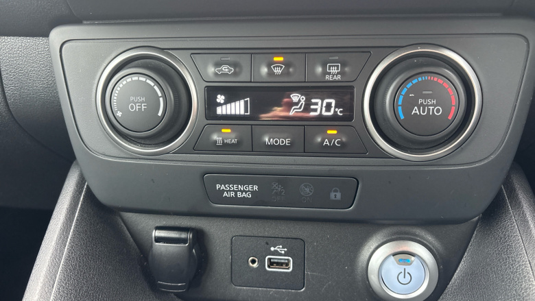 Nissan LEAF 110kW Acenta 40kWh 5dr Auto [6.6kw Charger] Electric Hatchback